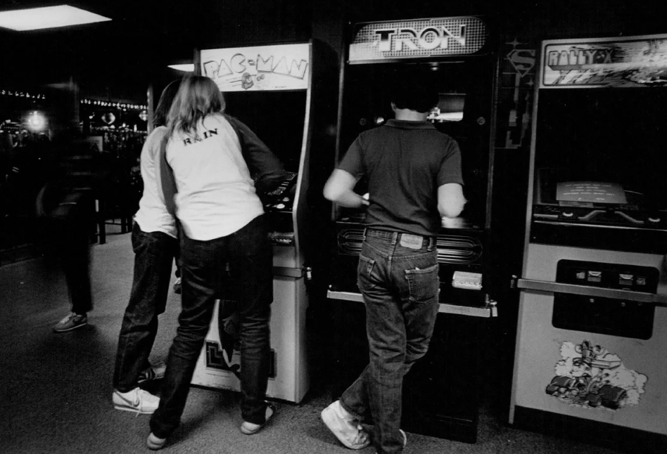 26 Vintage Arcade Pics Worthy of An All-Time High Score 